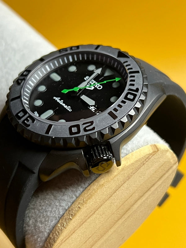 SEIKOMASTER | Stealth Diver Edition