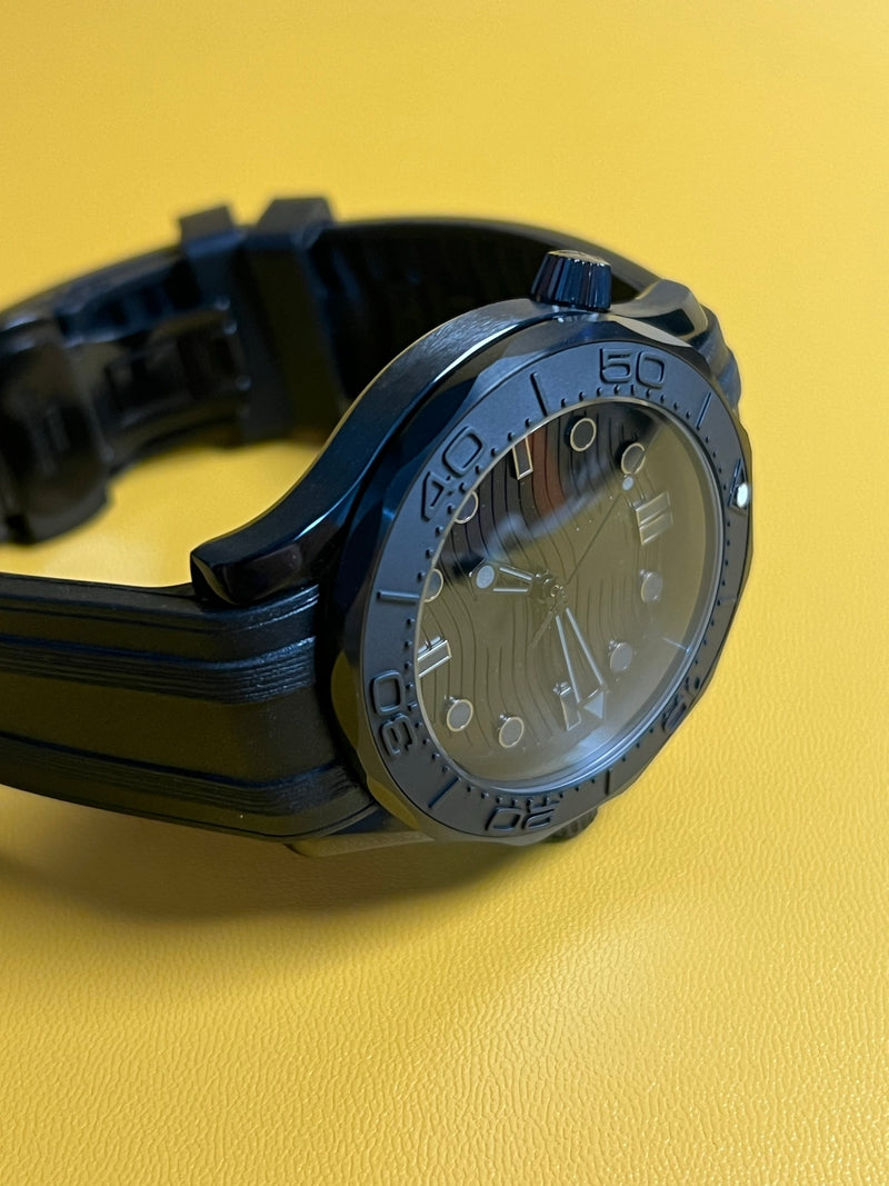 SEIKOMASTER | Black Wave Dial